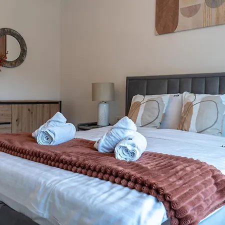 Mohost Noua 2 - Stylish Mountain View Apartment Brasov
